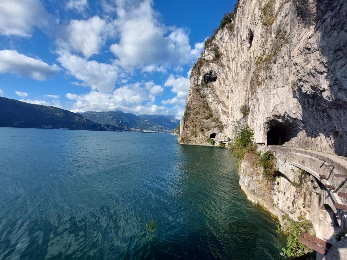 Iseo Lake Villa Con Vista Lago E Piscina Costa Volpino Kültér fotó