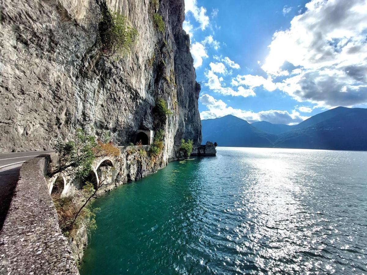 Iseo Lake Villa Con Vista Lago E Piscina Costa Volpino Kültér fotó